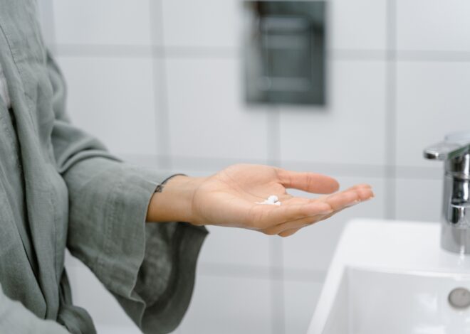 The Moisturizers People With Rosacea Should Reach For